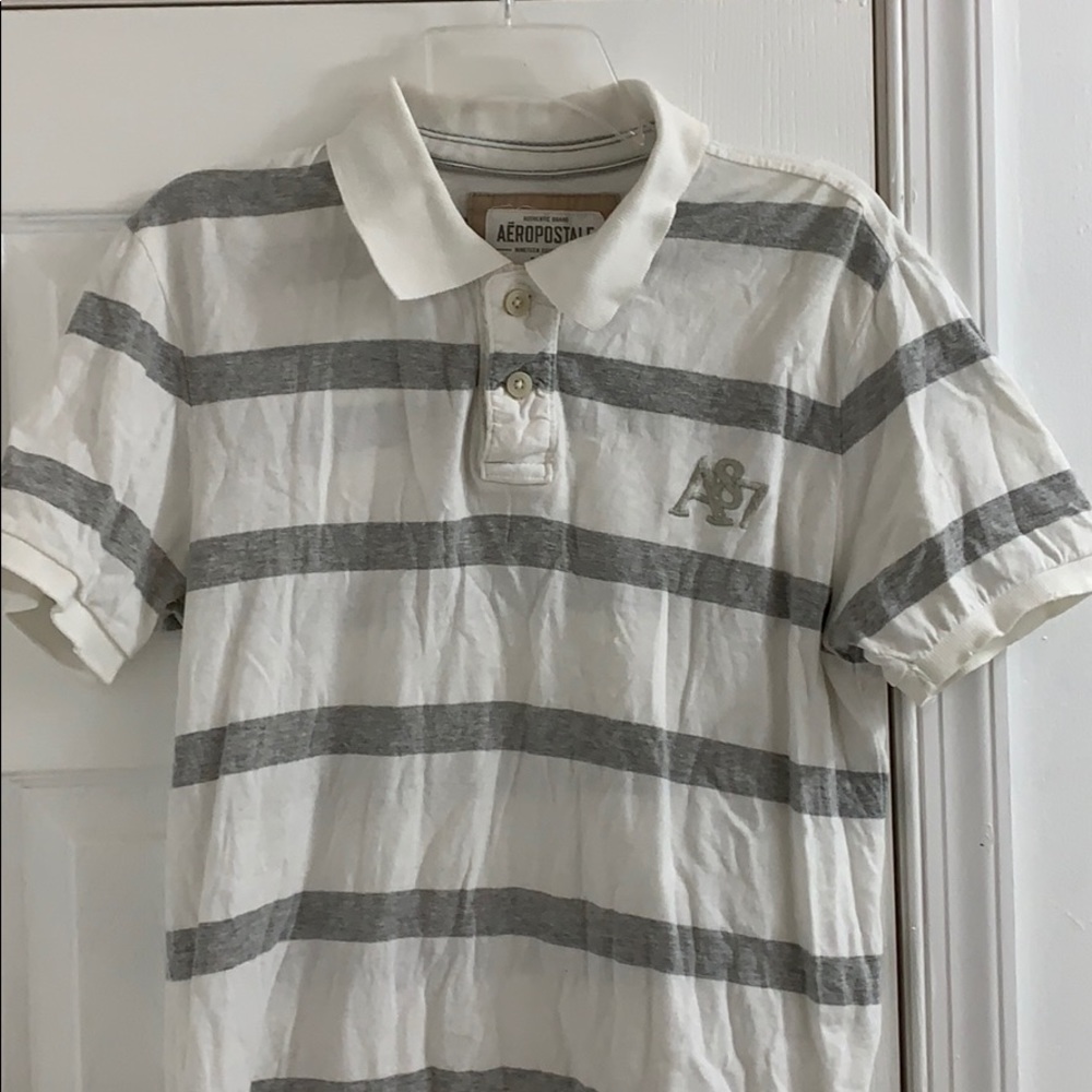 Men’s Aeropostale Short Sleeve Polo Style Shirt.